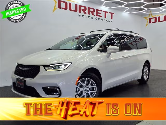 2022 Chrysler Pacifica Touring L's photo