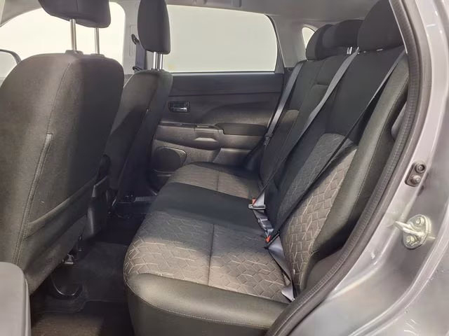 2024 Mitsubishi Outlander Sport ES - Photo 9